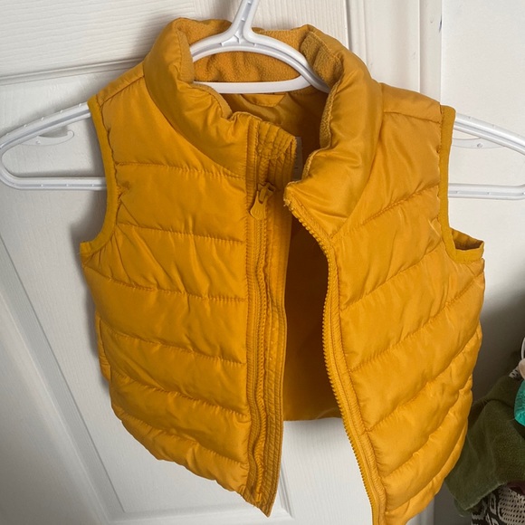 GAP vest 18-24 months - Picture 1 of 2